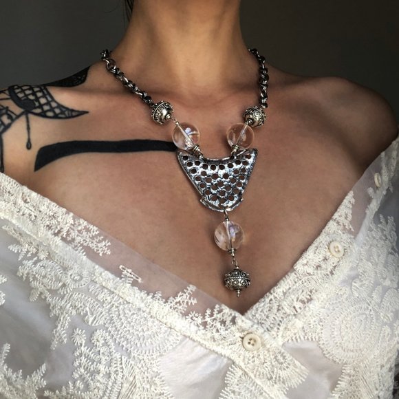 Bold statement bib necklace, large accent avant garde necklace - Picture 8 of 11